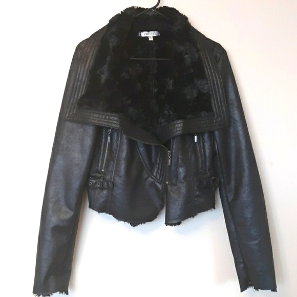 Jennifer Lopez Jackets & Blazers - Jennifer Lopez faux leather and fur black coat M.
